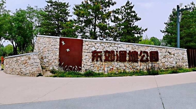 亞克力标牌：品質卓越，展現(xiàn)無限創意